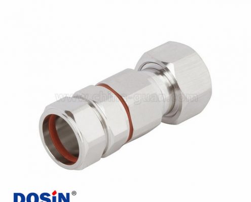 4.3/10 螺母鎖緊式接線公插頭