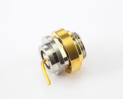 SMA公頭型前鎖穿墻連接器彎式PCB安裝焊板